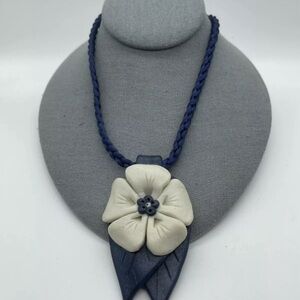 Blue and White Floral Beaded Necklace